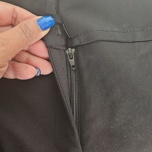 Women's Black Slim Leg Signature Fit Pants - Picture 10 of 16